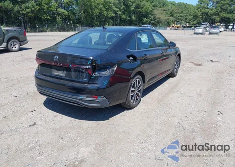 2025 Volkswagen Jetta 1.5T Se from USA, damaged, VIN 3VW7X7BU6SM048747